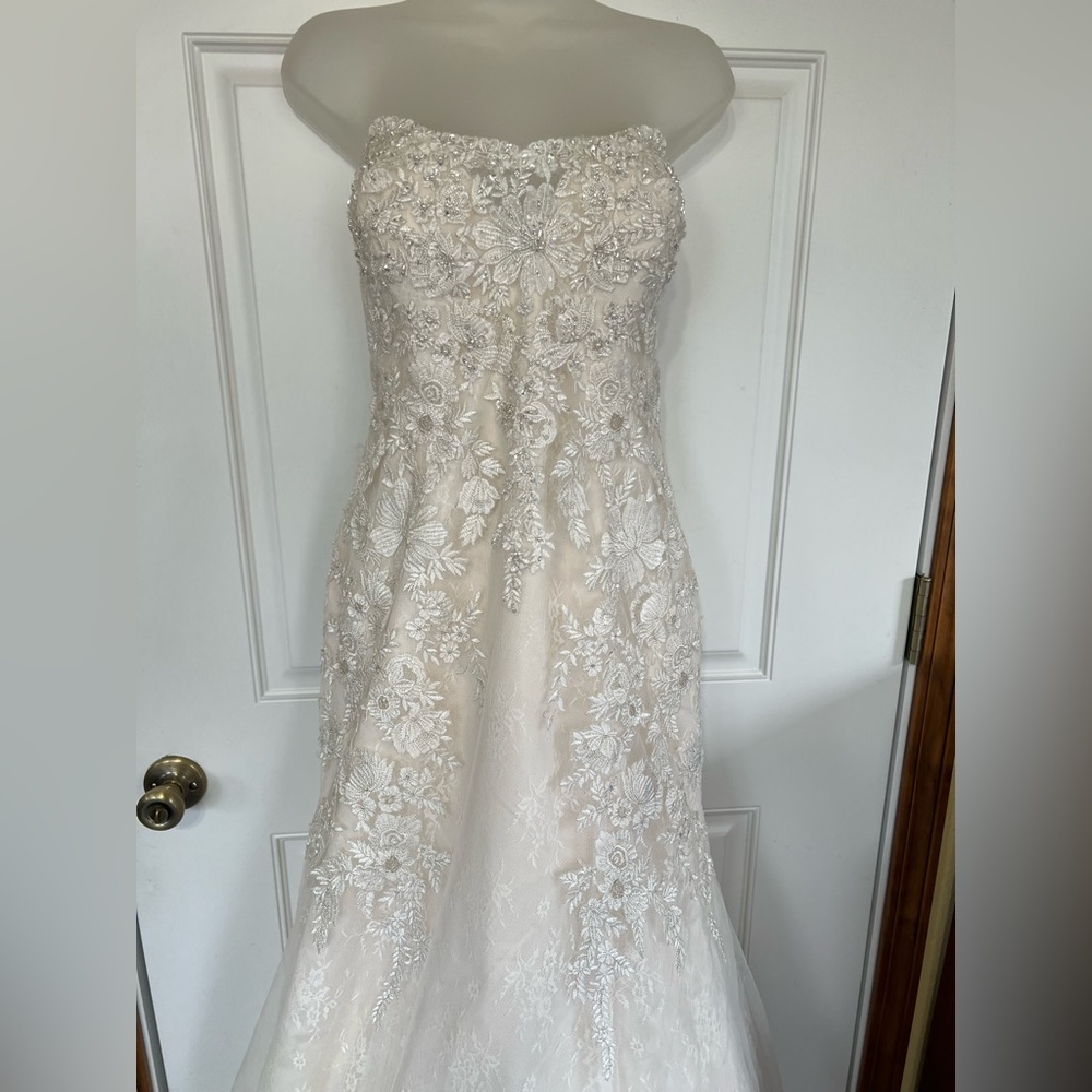 DAVID'S BRIDAL NWT Corset Back Beaded Lace Mermaid Wedding Dress (STYLE# WG3909)